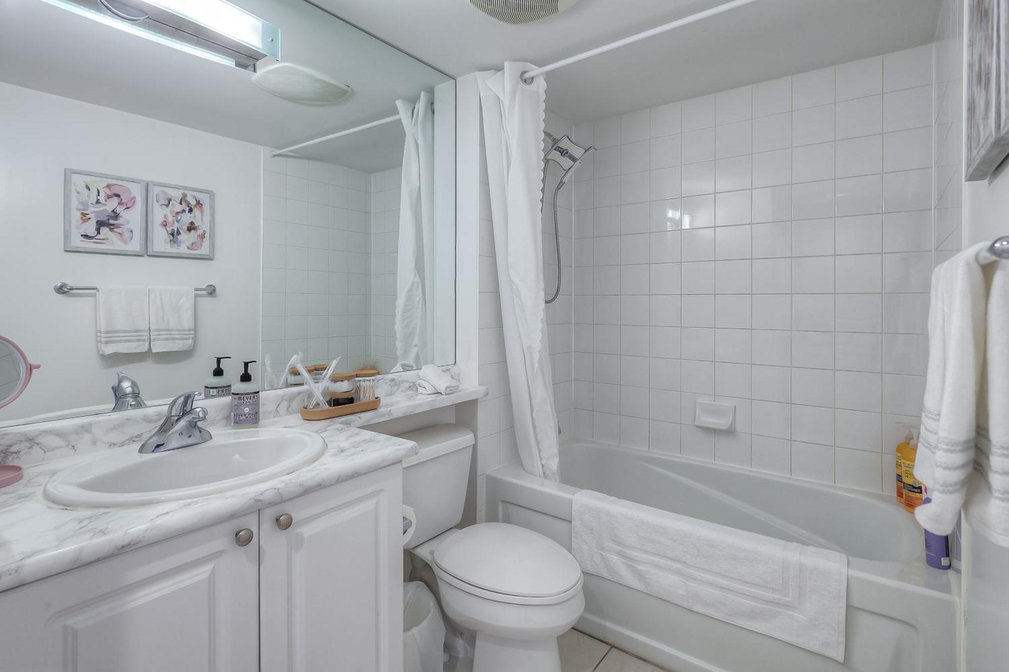 Rivetstays - The Yonge Toronto Zewnętrze zdjęcie
