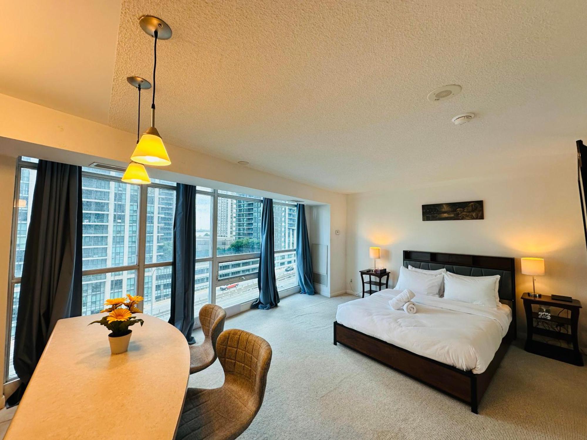 Rivetstays - The Yonge Toronto Zewnętrze zdjęcie