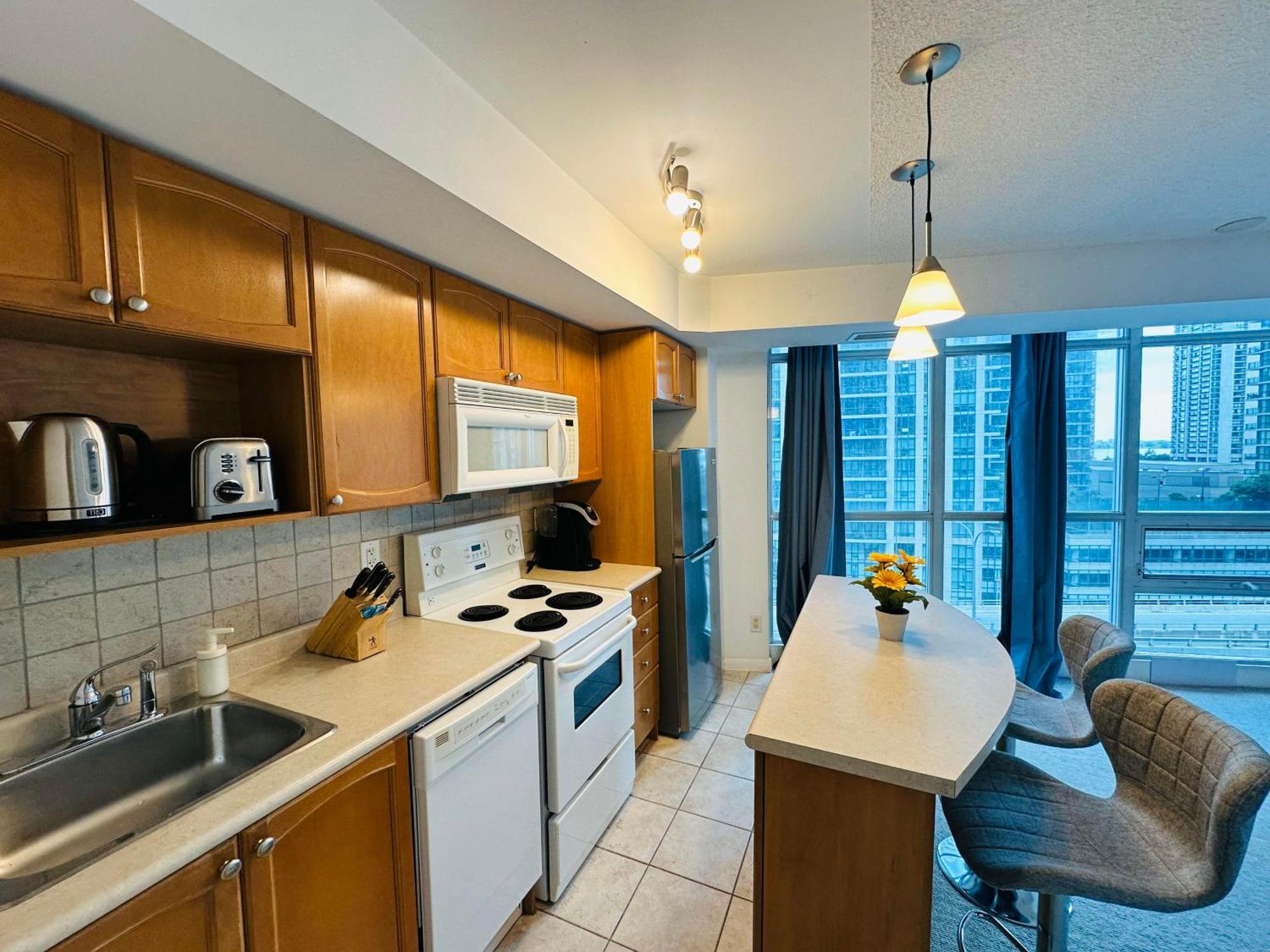 Rivetstays - The Yonge Toronto Zewnętrze zdjęcie